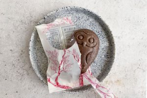 バレンタインに人気、チョコフクロウのフロランタン